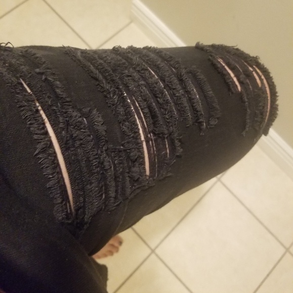 Forever 21 plus ripped Jean's - Picture 6 of 7